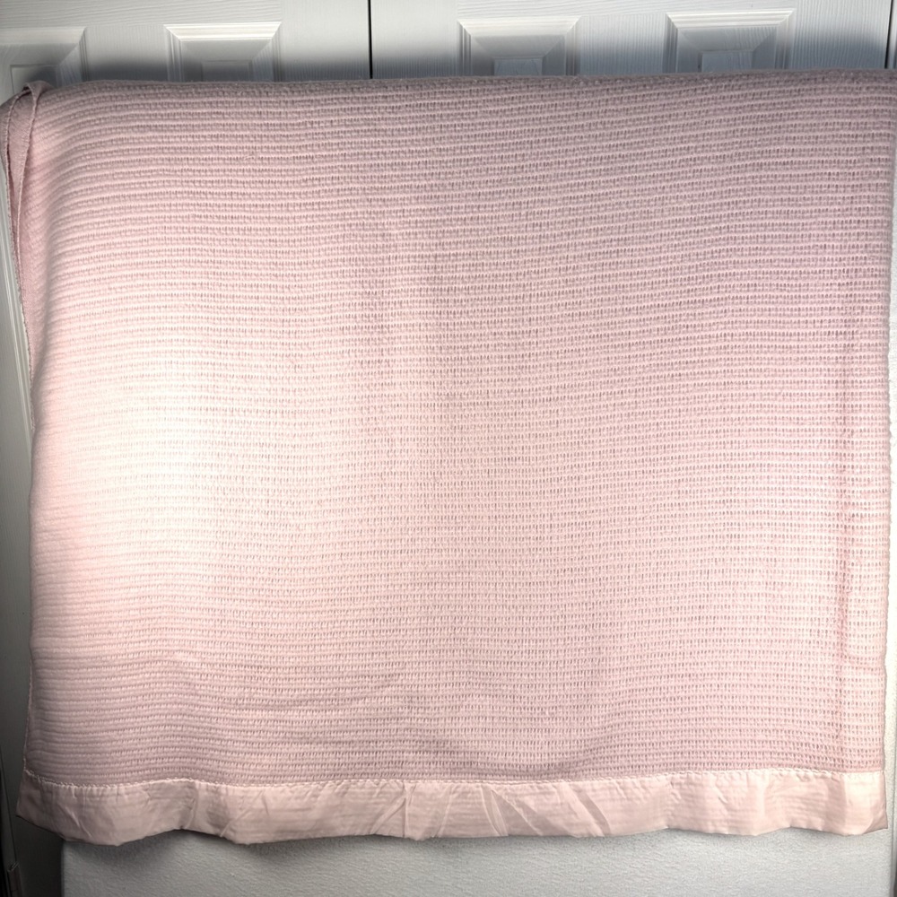 Vtg Baby Pink Thermal Waffle Knit Blanket Satin Trim Edge Full Queen 82x84 - Picture 2 of 8